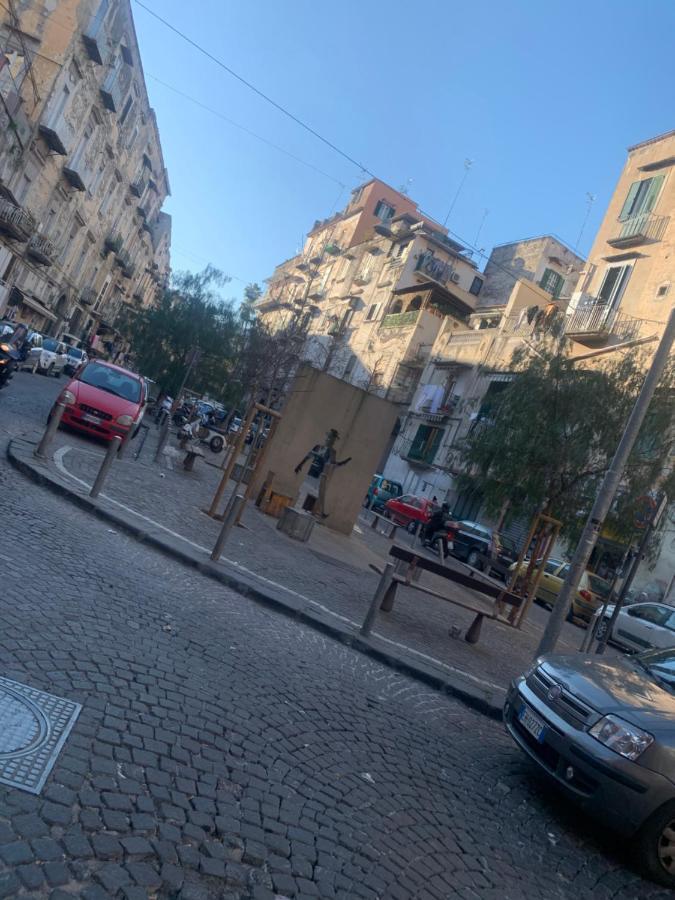 Tiluri Appartement Naples